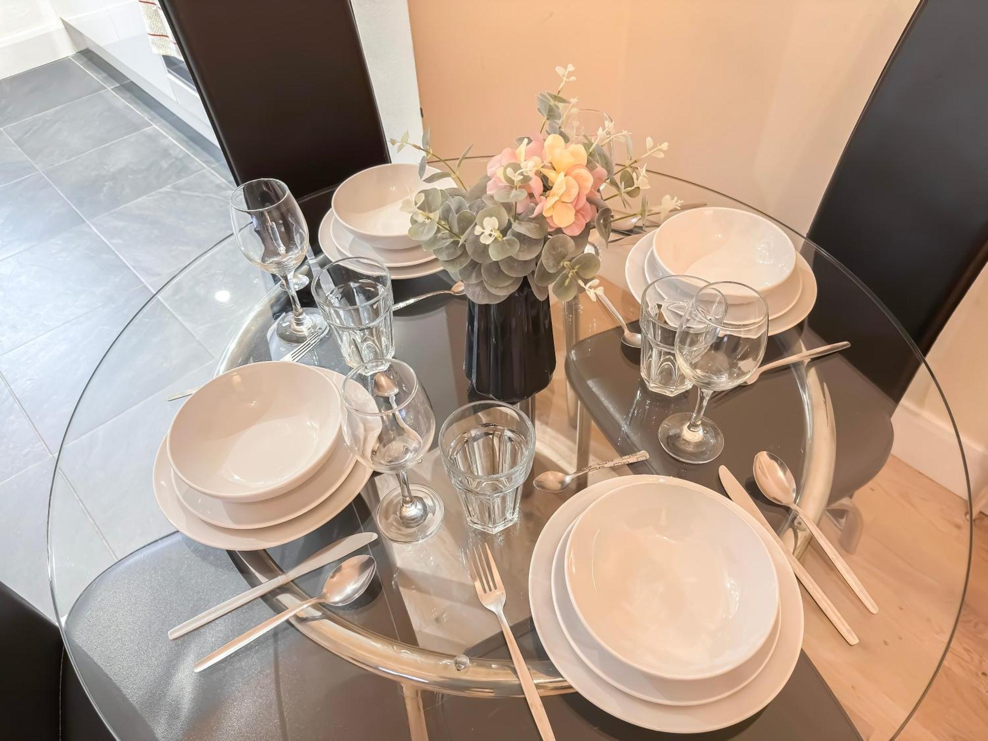 1-Bedroom Flat With Small Garden & Paid Parking In Finsbury Park, Highbury Лондон Екстериор снимка
