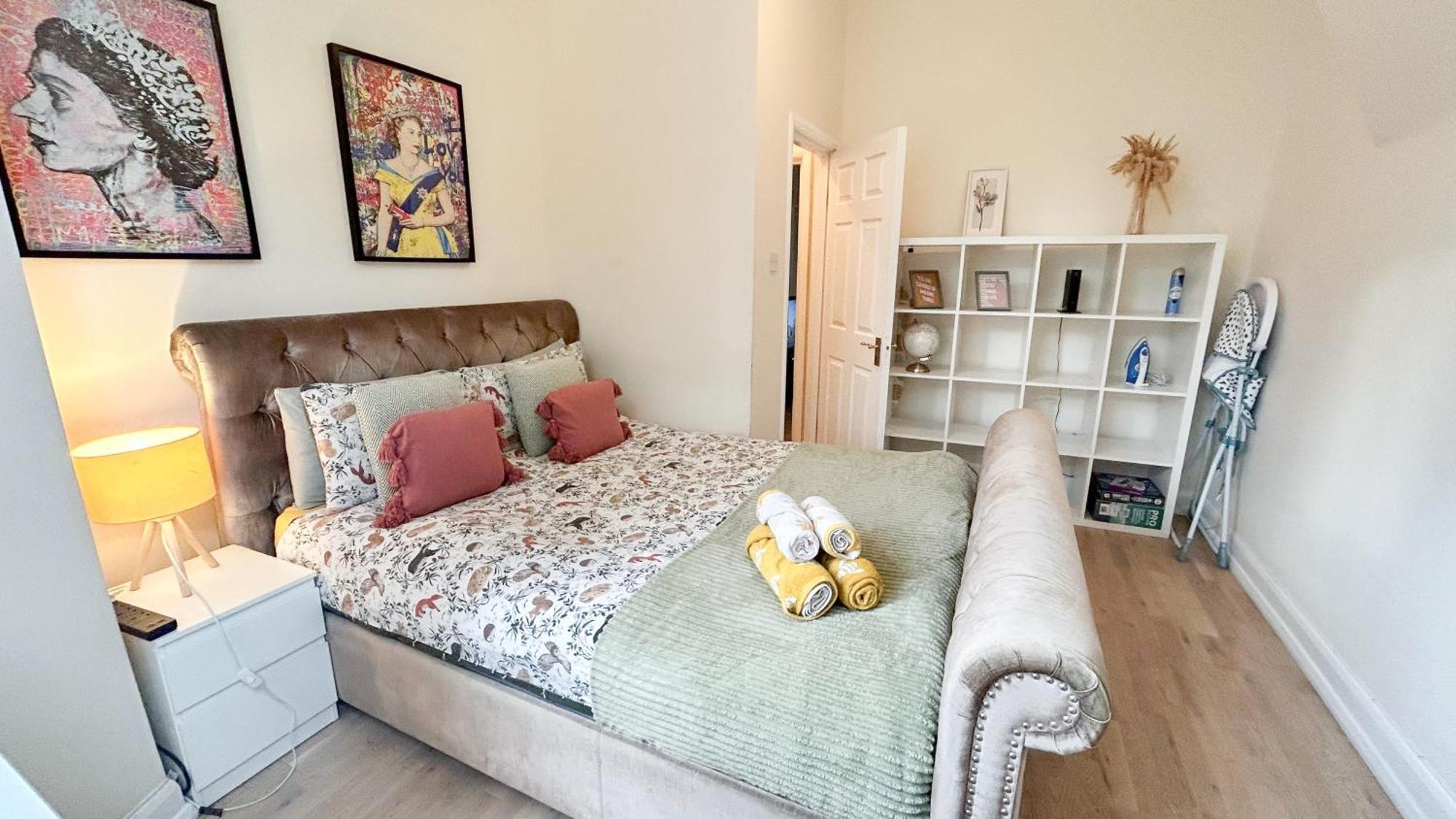 1-Bedroom Flat With Small Garden & Paid Parking In Finsbury Park, Highbury Лондон Екстериор снимка
