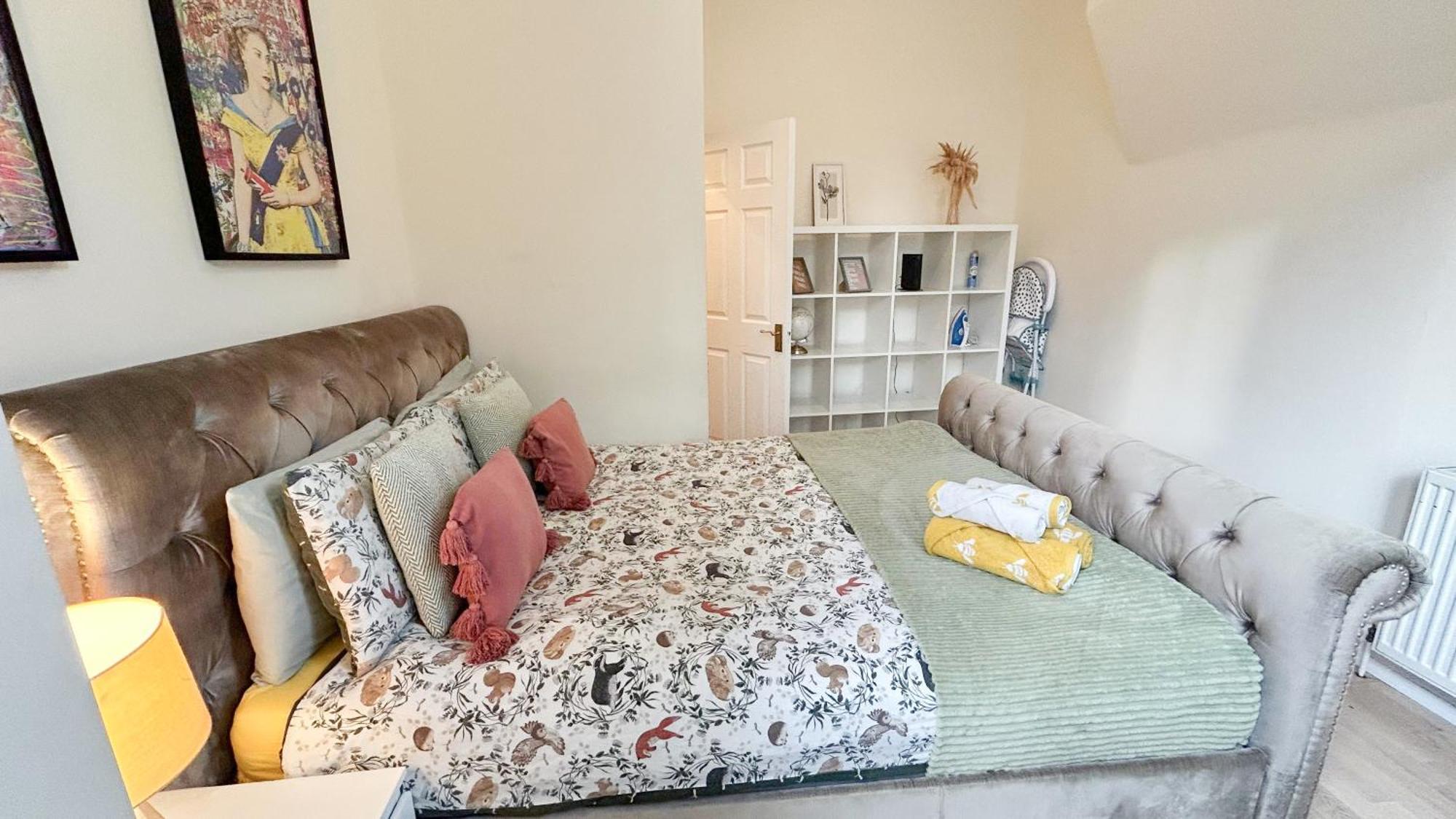 1-Bedroom Flat With Small Garden & Paid Parking In Finsbury Park, Highbury Лондон Екстериор снимка