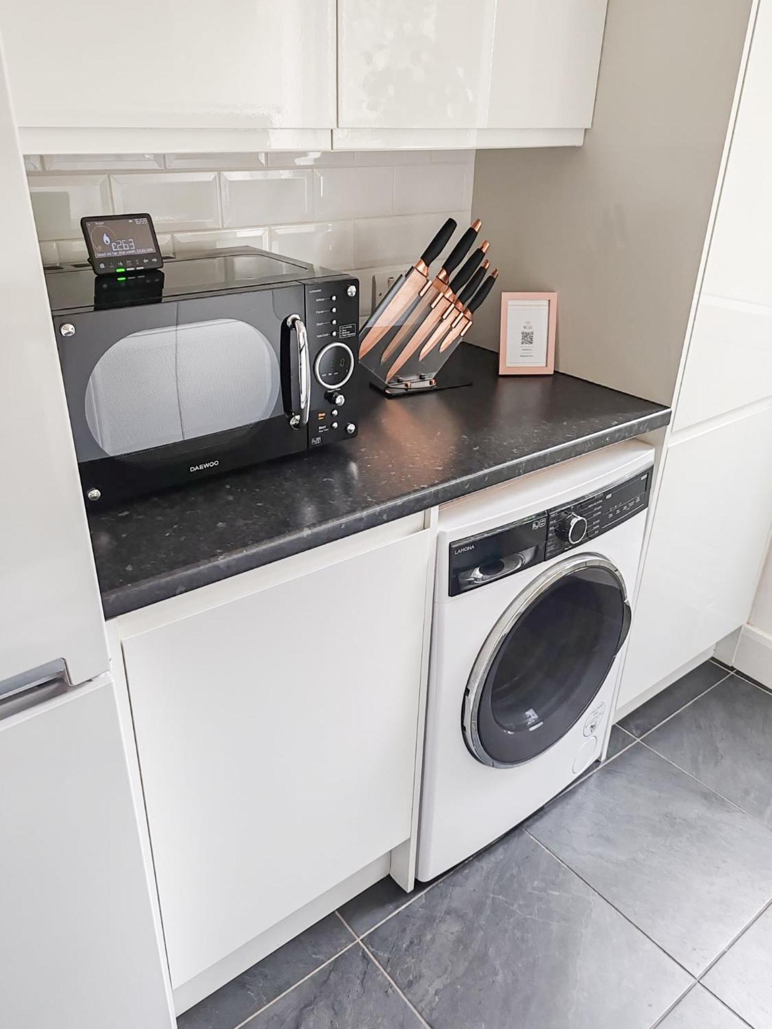 1-Bedroom Flat With Small Garden & Paid Parking In Finsbury Park, Highbury Лондон Екстериор снимка