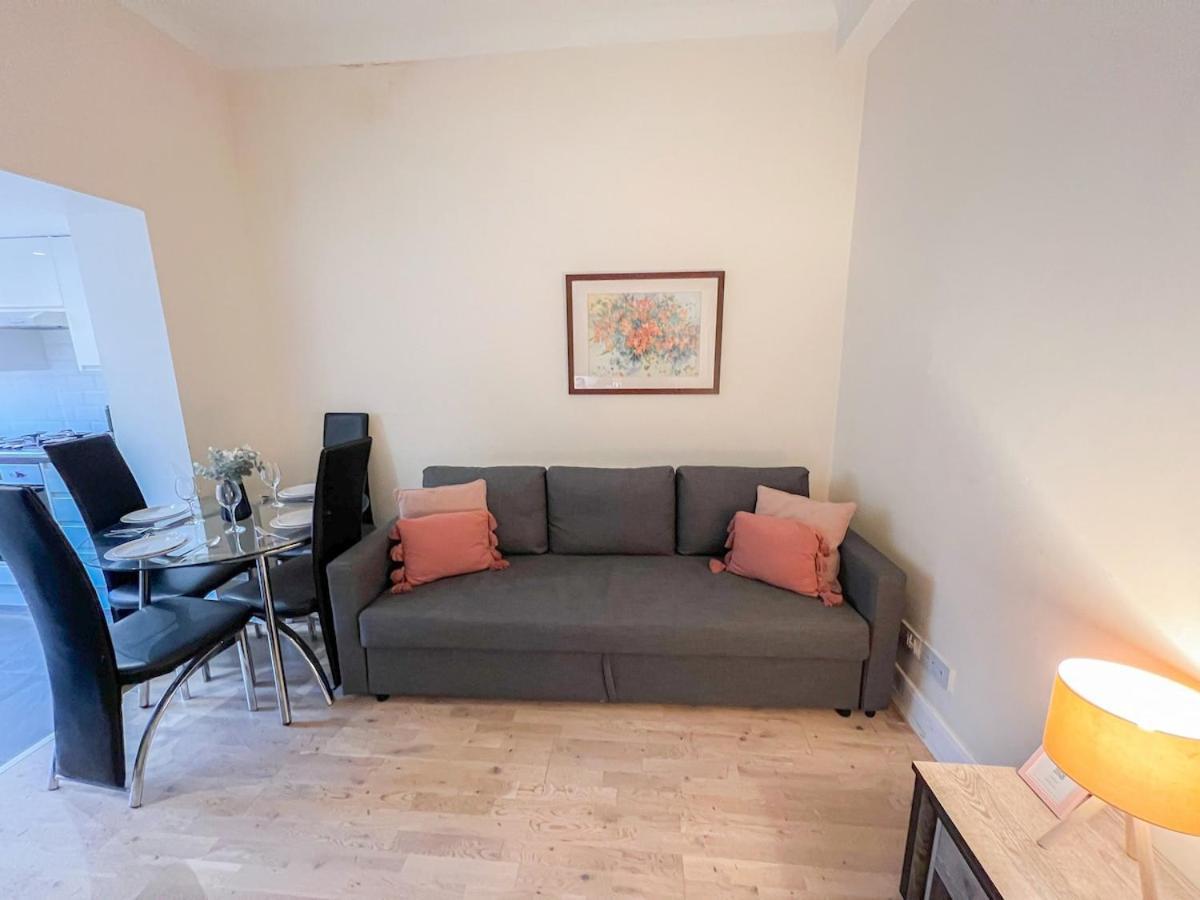 1-Bedroom Flat With Small Garden & Paid Parking In Finsbury Park, Highbury Лондон Екстериор снимка